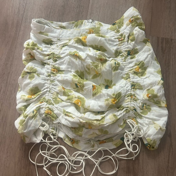 isabella’s cabinet mini skirt - Picture 2 of 2